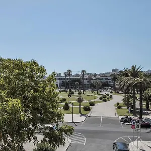 rent4rest-estoril-beachfront-apartments.hotels-lisbon-portugal.com/